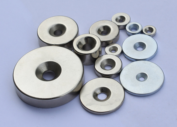 various sizes of thin or thick countersunk ring magnets
