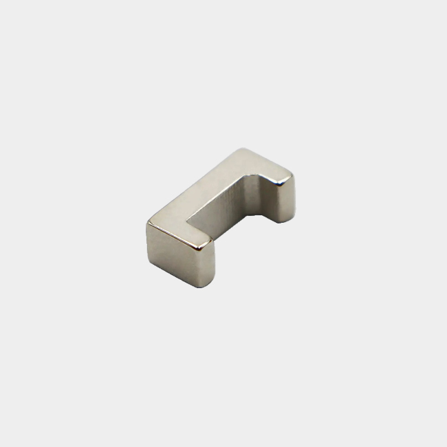 Irregular rectangular strong magnets with concave groove