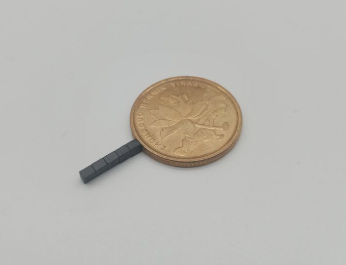 Small ferrite block magnet