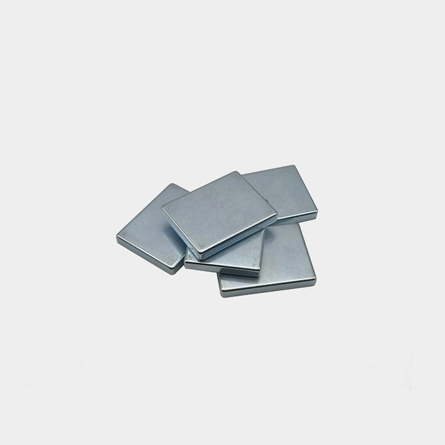 Galvanizli blok neodyum mıknatıs 38mm x 30mm x 5mm