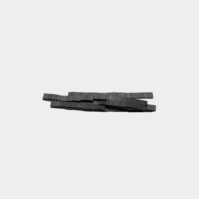 Thin small sintered ferrite magnet block y30 3.8mm x 2mm x 0.8mm