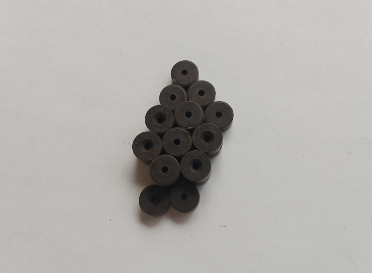 Radial 6 pole plastic magnetic ferrite 8.5x2x4mm