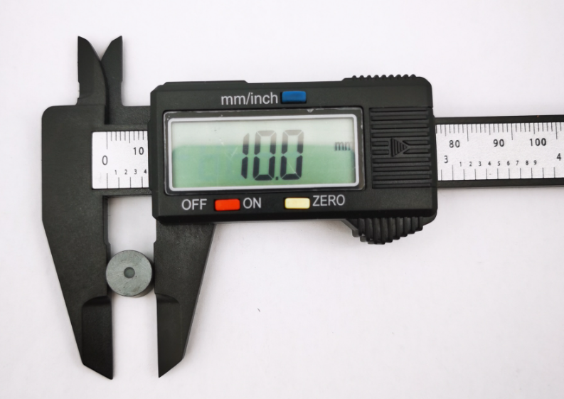 Measurement of circular ferrite 10x8mm diameter size