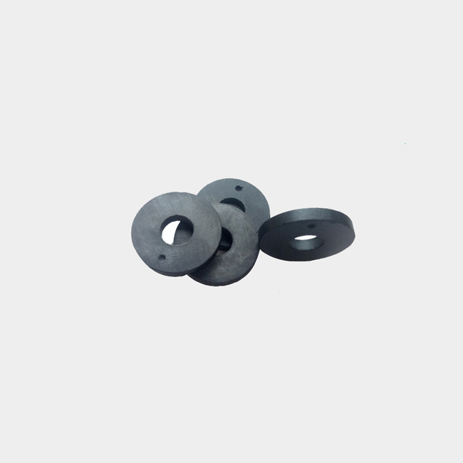 Axial 4 pole ferrite ring with concave points 20.5 x 7.5 x 3 mm