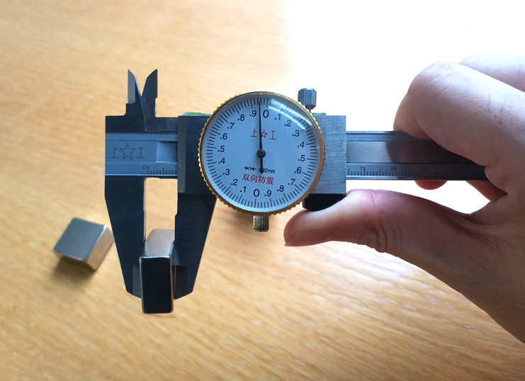 Thickness measurement picture of 10mm thick neodymium arc segment magnets