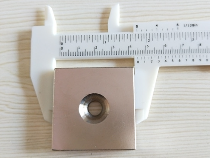 Square countersunk magnets 45 x 45 x 9 mm