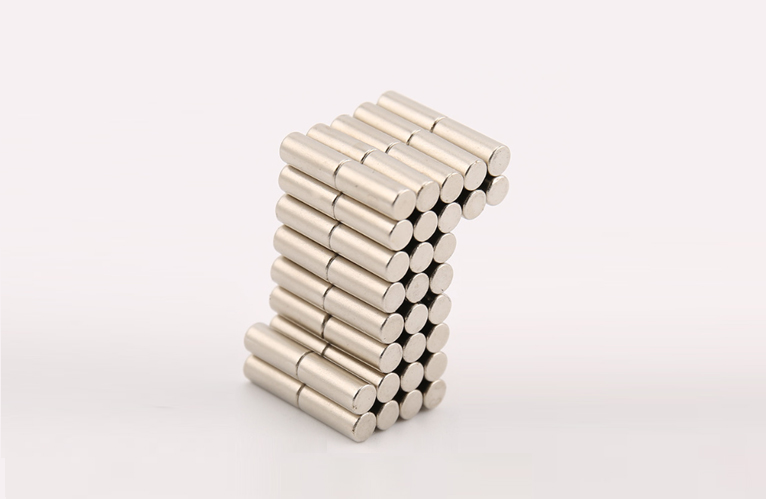 Radial magnets cylindrical