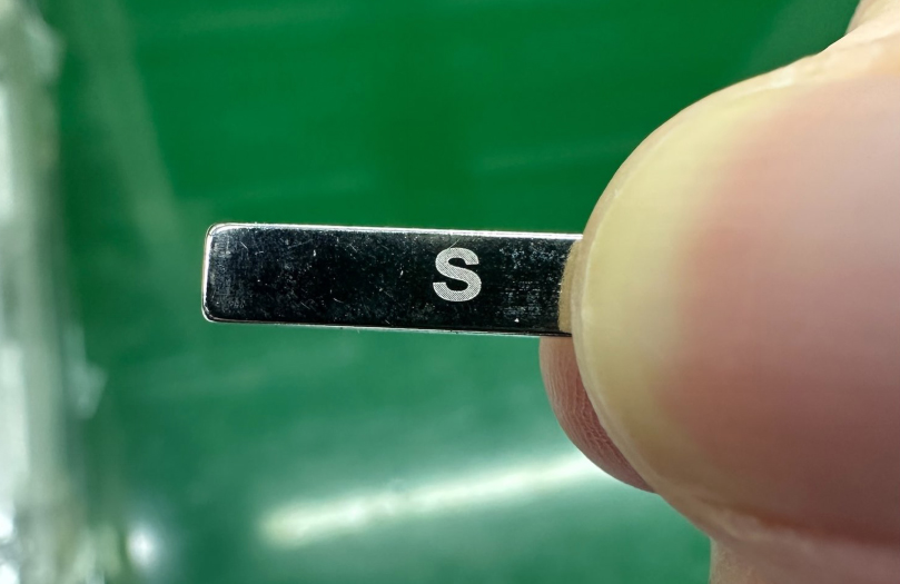 Radium engraving effect on the surface of nickel-plated rectangular neodymium magnets
