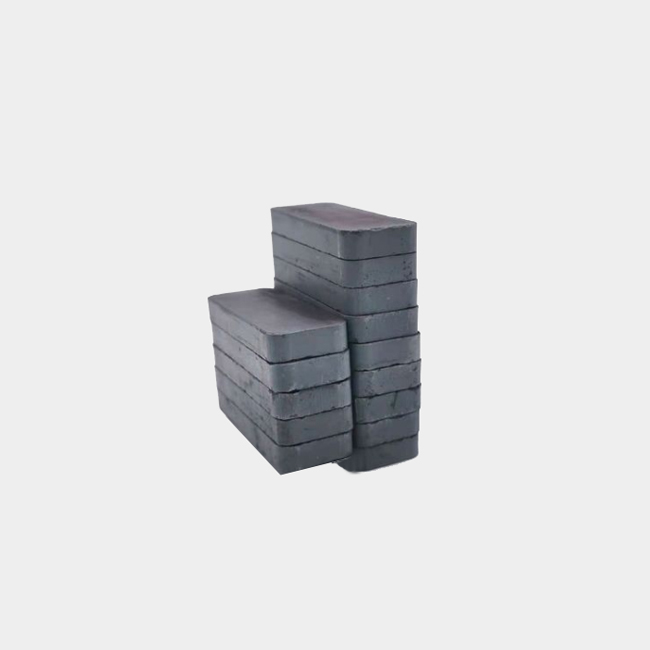 Wet pressed rectangular ferrite magnets for sale L 40 x 15