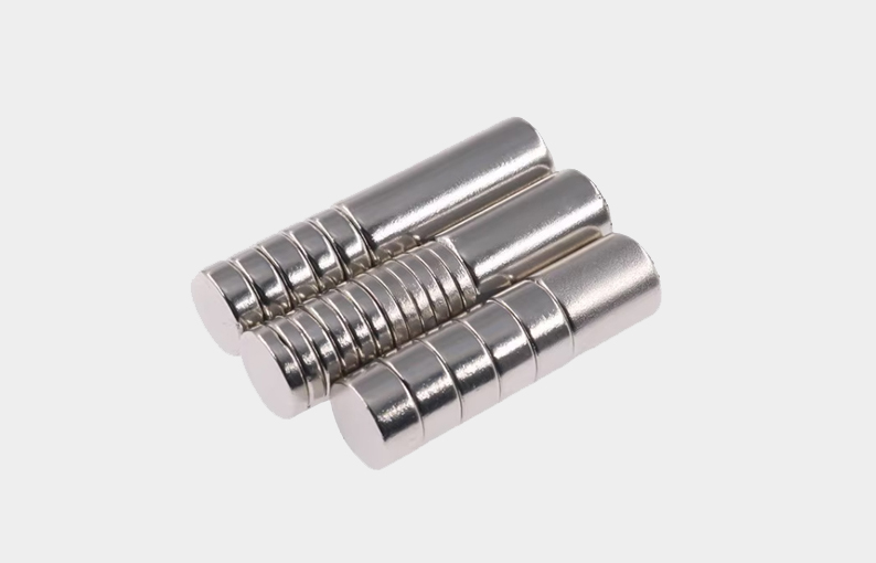 The different-length dispaly of axially magnetized Strong 8mm cylinder magnets