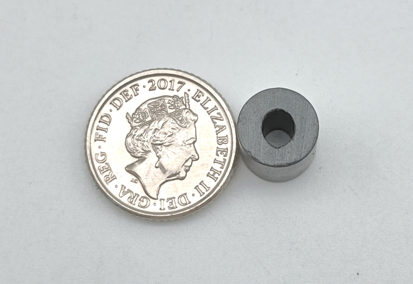 9mm cylinder ferrite magnet with hole 9x4.5x10.5mm