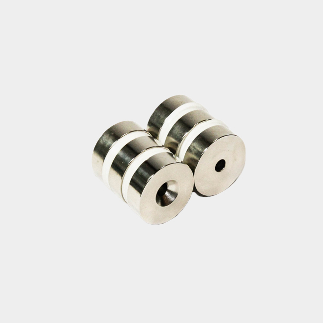 10mm kalınlığında havşa başlı halka neodyum mıknatıslar D32x6x10mm