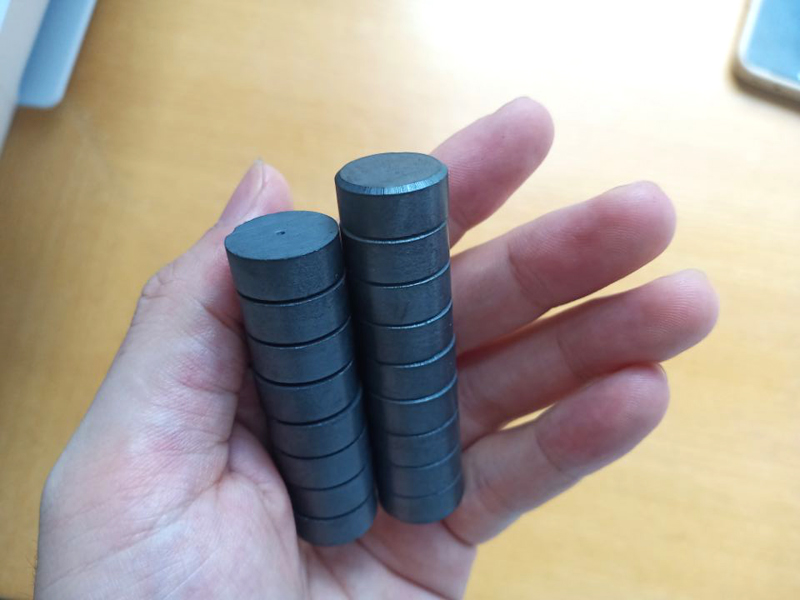 17.8x7.8mm circular ferrite sample picture