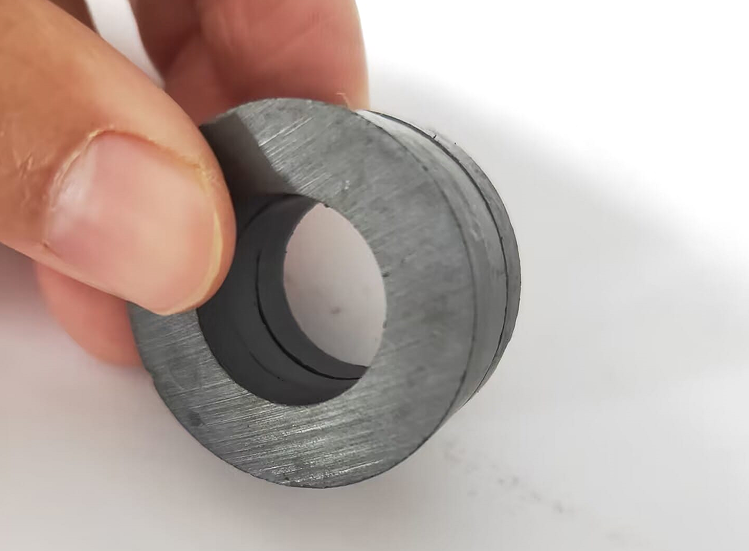 High performance ferrite ring magnets for tweeters