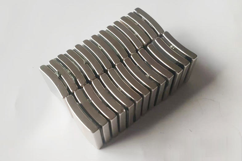 High strength curved Ndfeb magnets