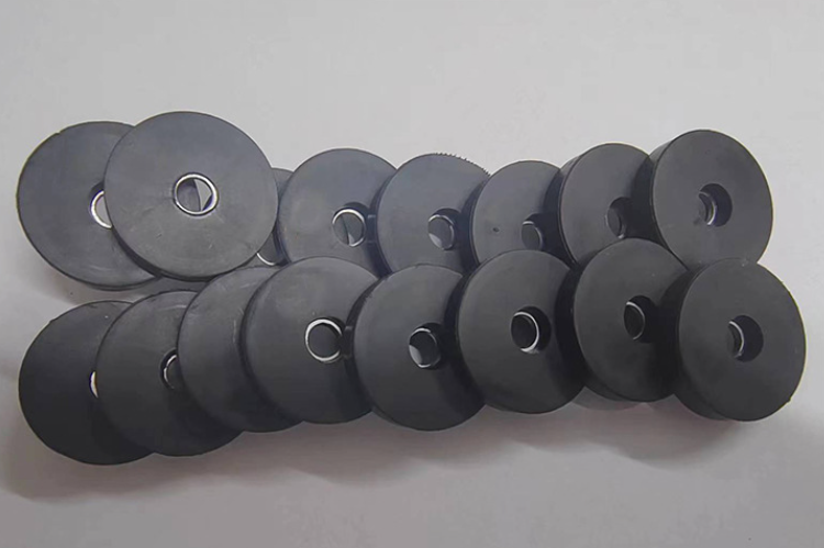 Rubber coated neodymium magnets