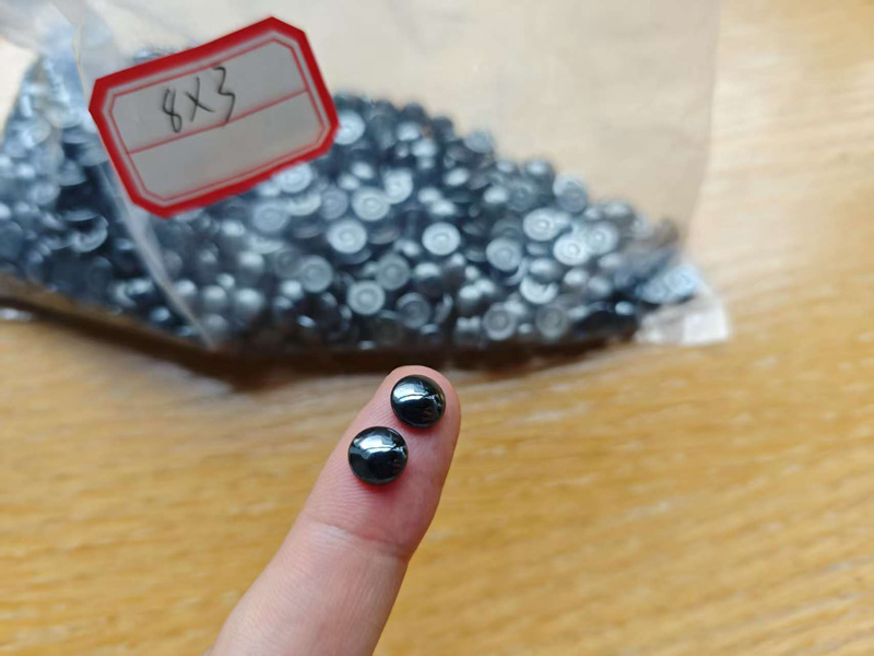 Ceramic ferrite magnet with mirror polished surface 8x3mm