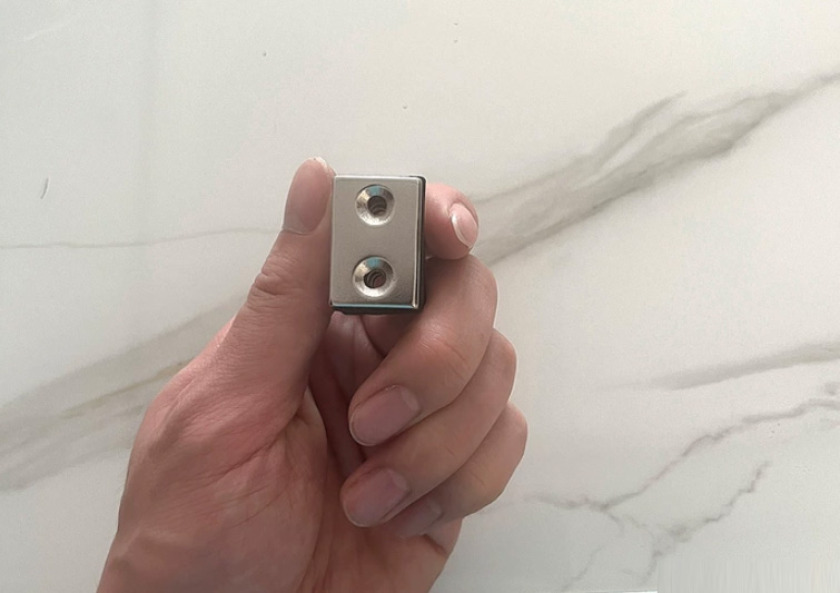 Common type of neodymium block magnet with two countersunk holes