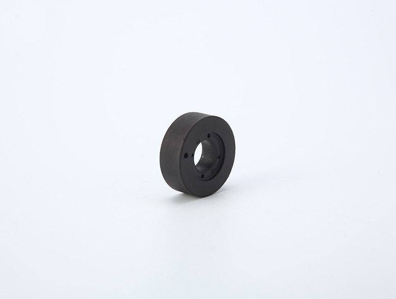 Injection-molded ferrite multipole magnetic rings