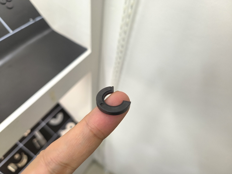 C-shaped injection-molded magnet